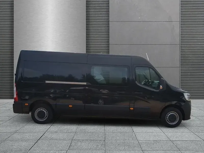 Gebraucht Renault Master 179 PS (131 kW) 2024 Schwarz metallic Van / Kleinbus