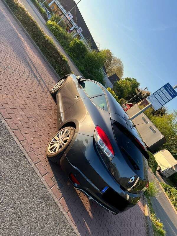Grau Gebraucht 2012 Renault Mégane GT Line GT-Line Coupé | 5.500 € - Bild 1/4