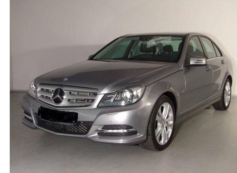 Grau Gebraucht 2011 Mercedes C200 Avantgarde Limousine | 6.000 € (Fairer Preis) - Bild 1/4