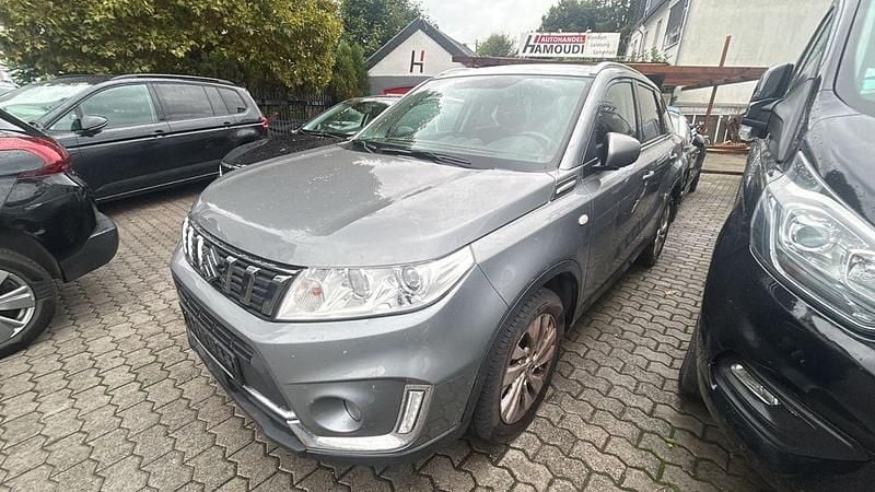 Grau Gebraucht 2019 Suzuki Vitara SUV | 10.790 € (Superpreis) - Bild 1/4