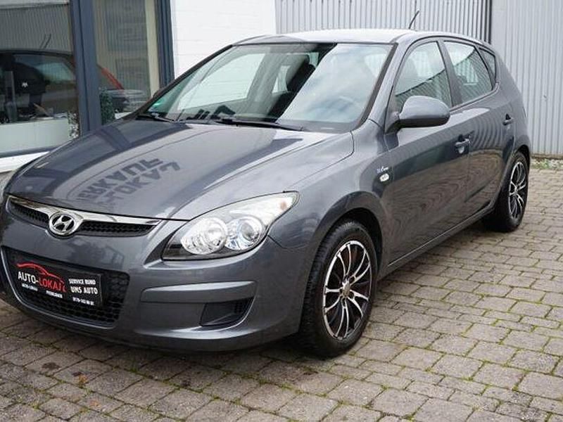 Grau Gebraucht 2009 Hyundai i30 Edition+ Limousine | 2.990 € (Guter Preis) - Bild 1/4
