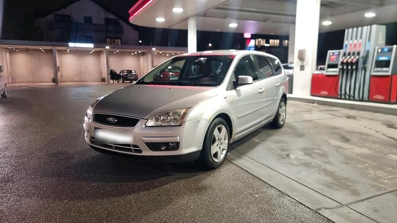 Gebraucht Ford Focus 100 PS (73 kW) 2008 Silber Kombi