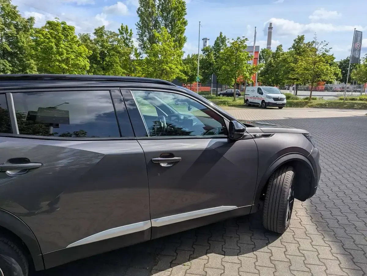 Gebraucht Peugeot 2008 GT 131 PS (96 kW) 2023 Grau SUV