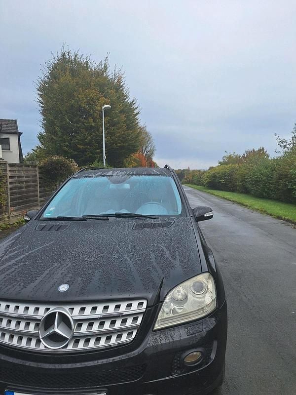 Gebraucht Mercedes ML350 272 PS (200 kW) 2007 Schwarz SUV
