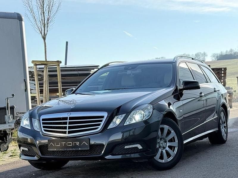 Schwarz Gebraucht 2010 Mercedes E200 Kombi | 6.990 € (Superpreis) - Bild 1/4