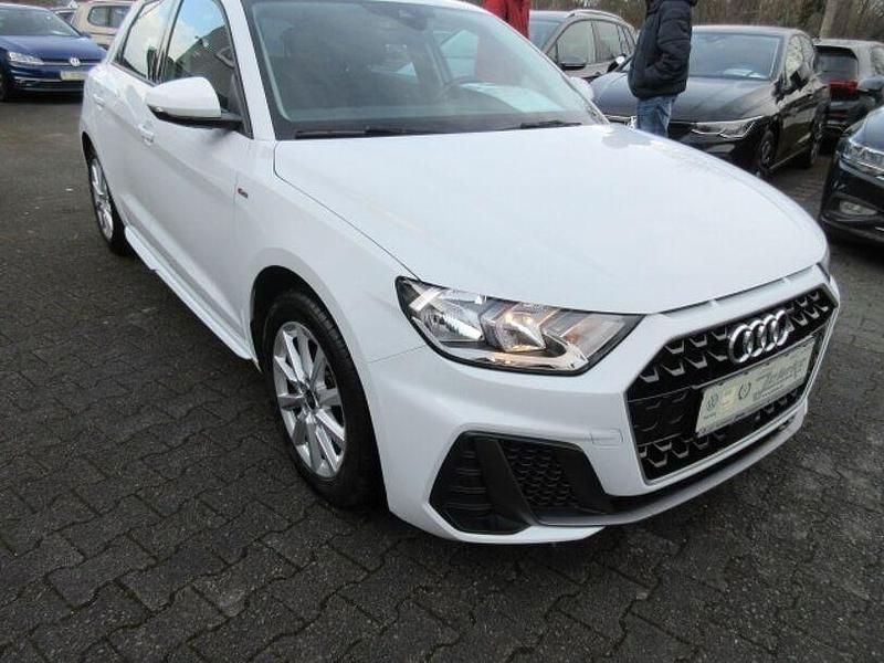 Gebraucht Audi A1 110 PS (80 kW) 2021 Gletscherweiß (metallic) Kleinwagen