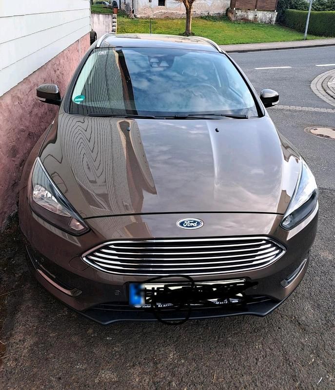 Używany Ford Focus Titanium 150 KM (110 kW) 2018 Brązowy Kombi