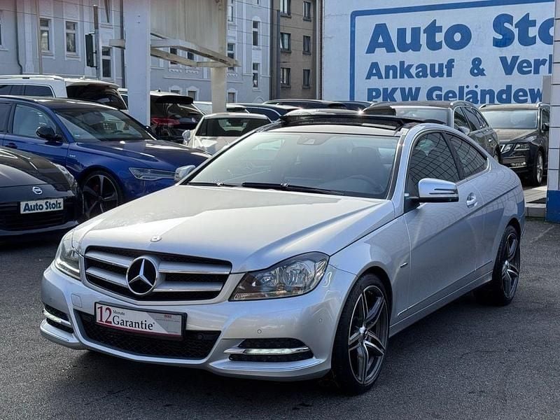 Gebraucht Mercedes C180 156 PS (114 kW) 2011 Silber Coupé