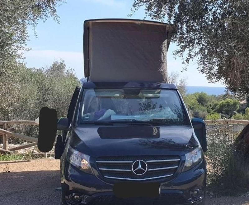 Gebraucht Mercedes V220 163 PS (119 kW) 2019 Blau Van / Kleinbus