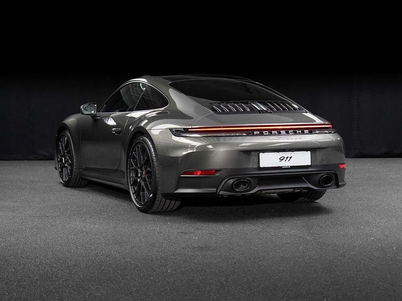 Neu Porsche 911 Carrera 4S 450 PS (330 kW) 2026 Grün Coupé
