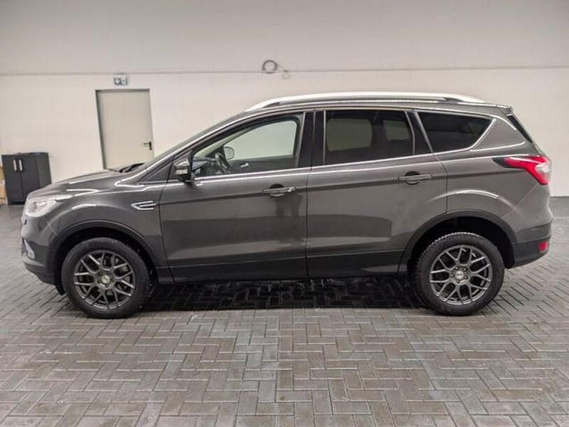 Gebraucht Ford Kuga Titanium 150 PS (110 kW) 2018 Magneticgraumet. SUV