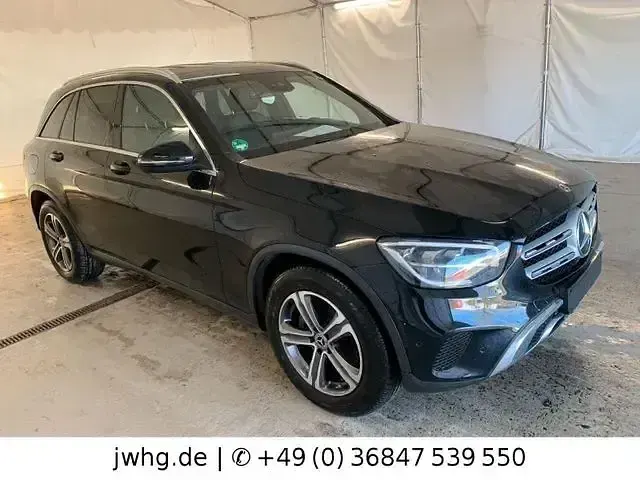 Gebraucht Mercedes GLC220 AMG 194 PS (142 kW) 2021 Schwarz/baltic black (metallic) SUV
