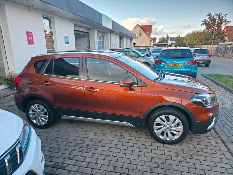 Gebraucht Suzuki SX4 S-Cross 129 PS (94 kW) 2020 Orange SUV