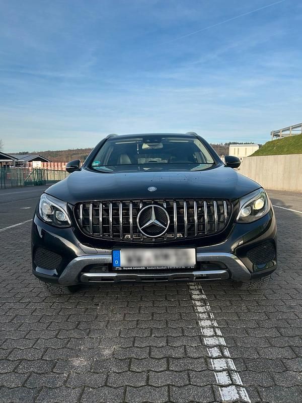 Gebraucht Mercedes GLC250 204 PS (150 kW) 2016 Schwarz SUV