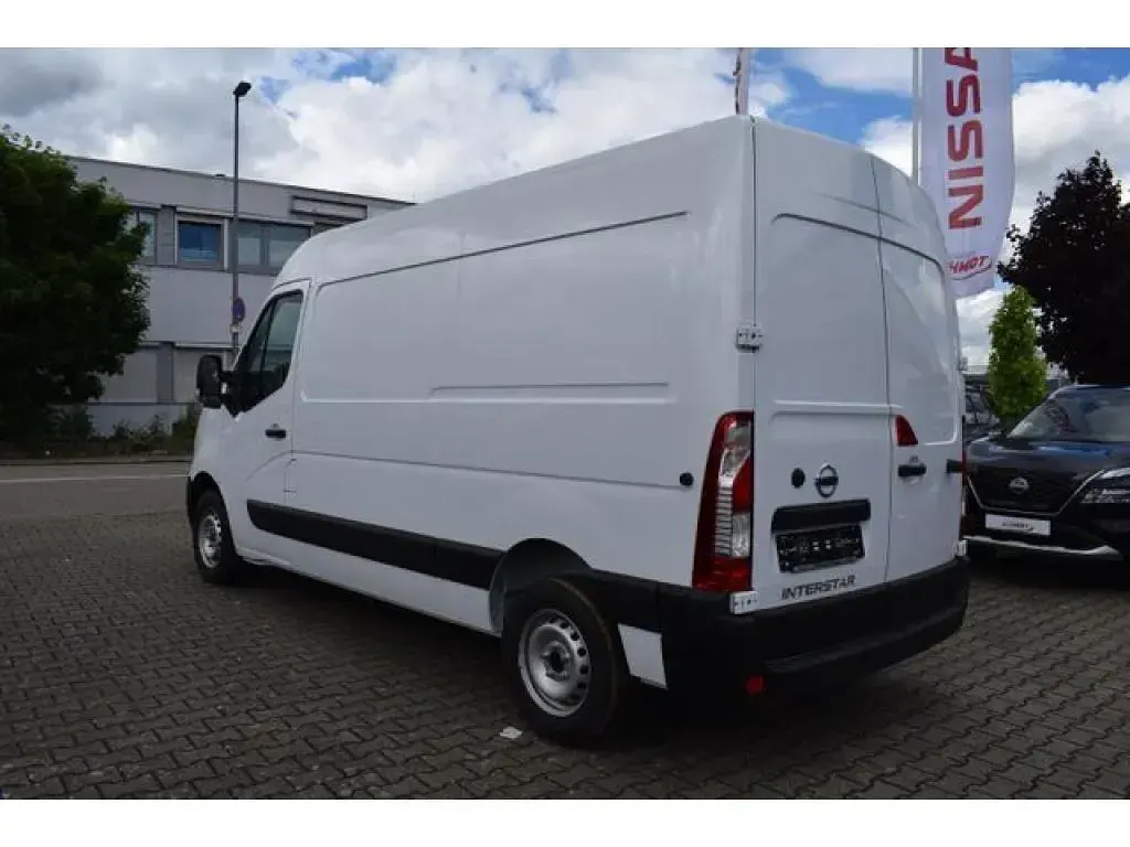 Gebraucht Nissan Interstar Acenta 110 PS (80 kW) 2024 Mineral white Van