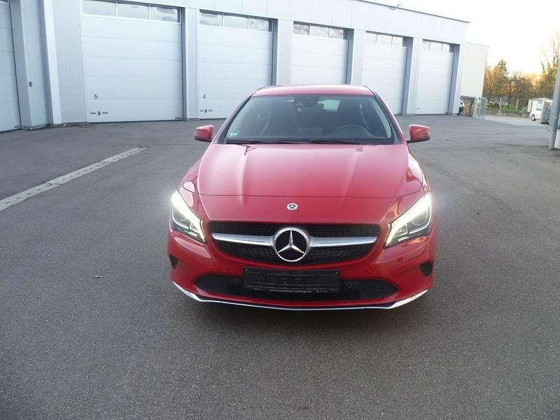 Gebraucht Mercedes CLA180 Edition 122 PS (89 kW) 2018 Jupiterrot Limousine
