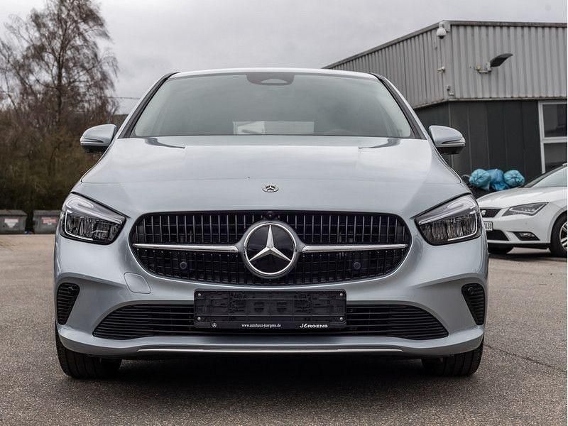 Gebraucht Mercedes B250e Progressive 218 PS (160 kW) 2025 Silber Kleinwagen