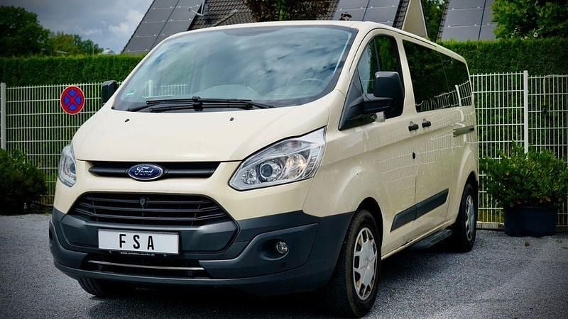 Gebraucht Ford Tourneo 131 PS (96 kW) 2017 Van / Kleinbus