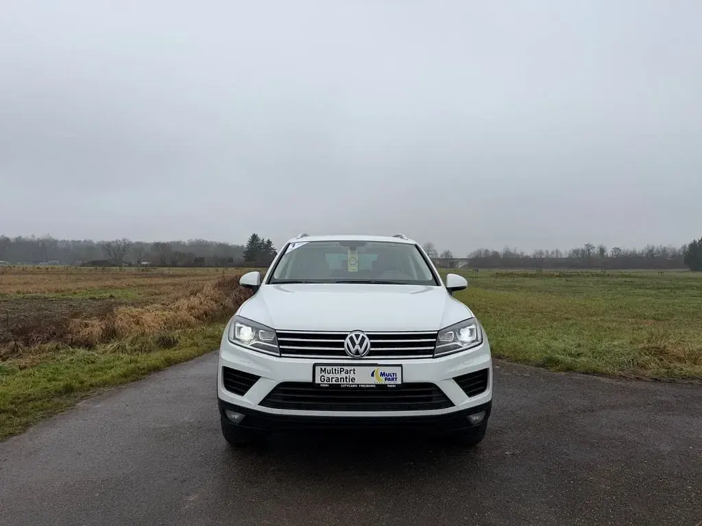Gebraucht VW Touareg 204 PS (150 kW) 2018 Pure white SUV
