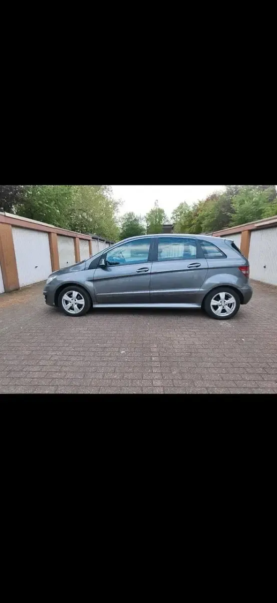 Gebraucht Mercedes B180 109 PS (80 kW) 2008 Braun Van / Kleinbus
