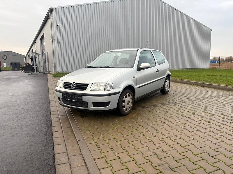 Gebraucht VW Polo 60 PS (44 kW) 2000 Silber Kleinwagen