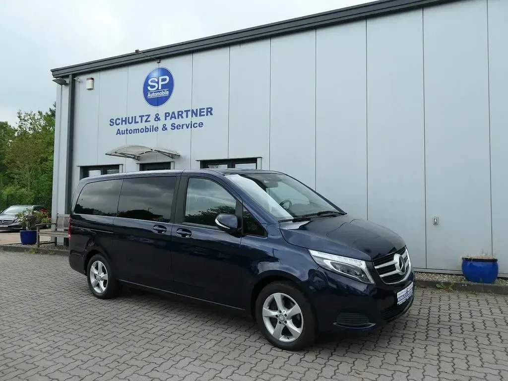 Gebraucht Mercedes V250 Edition 190 PS (139 kW) 2015 Blau Van / Kleinbus