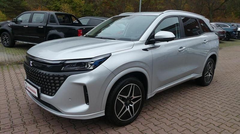 Neu DFSK E5 177 PS (130 kW) 2025 Silber SUV