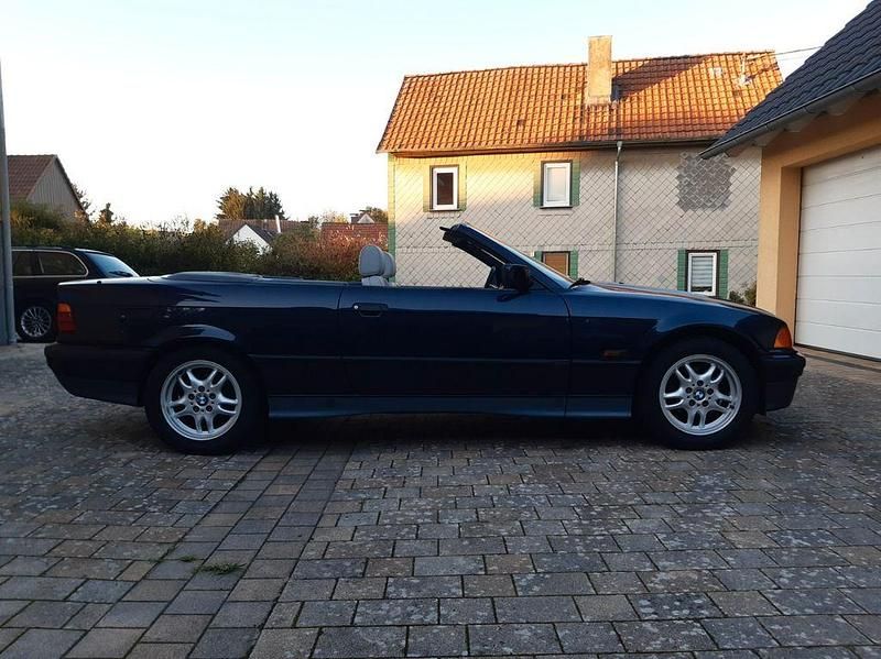 Gebraucht BMW 318 Cabriolet 116 PS (85 kW) 1995 Violet Cabrio