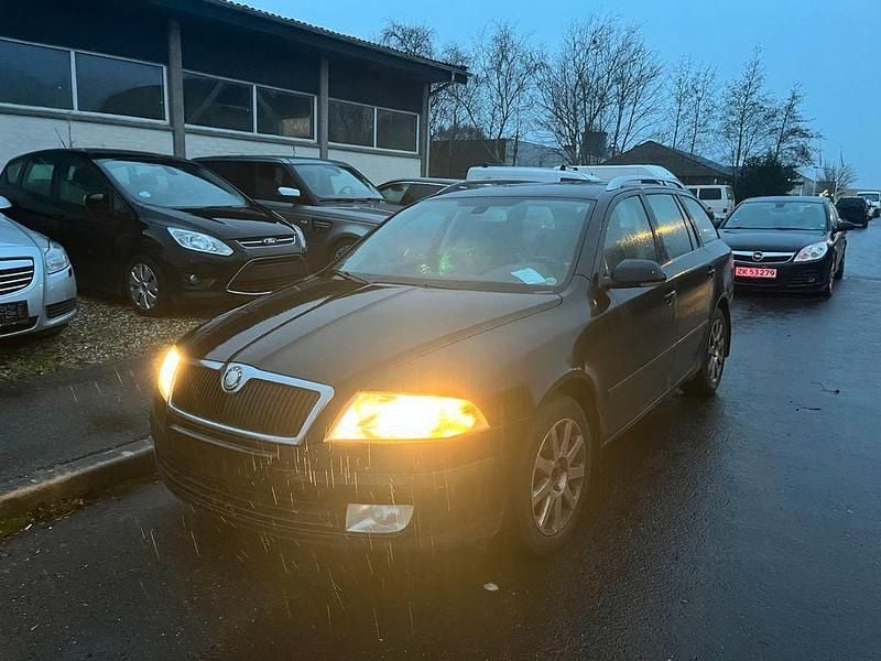 Schwarz Gebraucht 2008 Skoda Octavia LAURIN & KLEMENT Kombi | 800 € (Guter Preis) - Bild 1/4