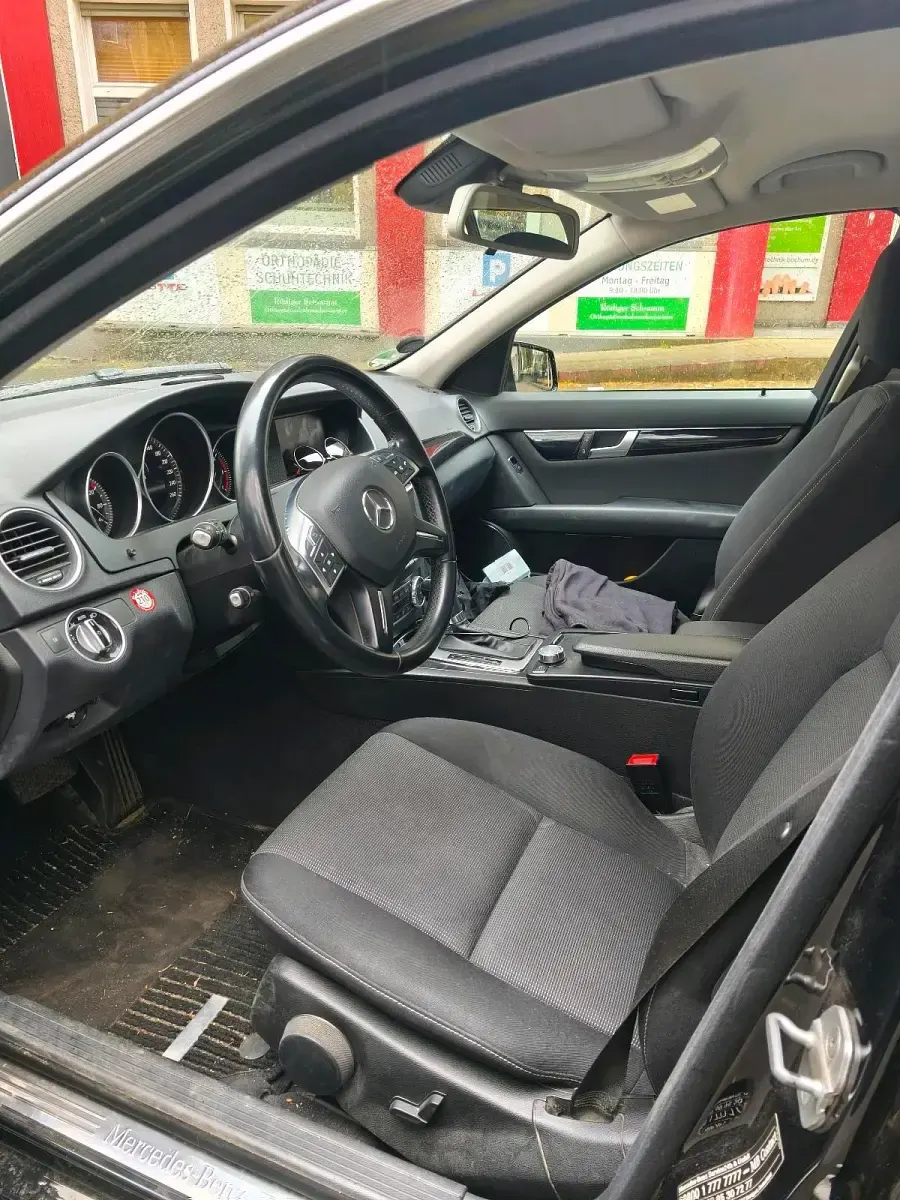 Gebraucht Mercedes C220 170 PS (125 kW) 2013 Schwarz Kombi