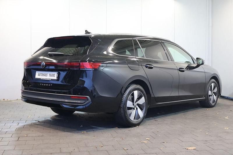 Gebraucht VW Passat Business 150 PS (110 kW) 2024 Schwarz Limousine