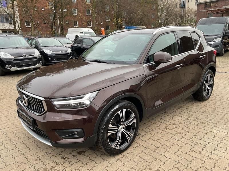 Braun Gebraucht 2020 Volvo XC40 Inscription SUV | 25.490 € (Guter Preis) - Bild 1/4