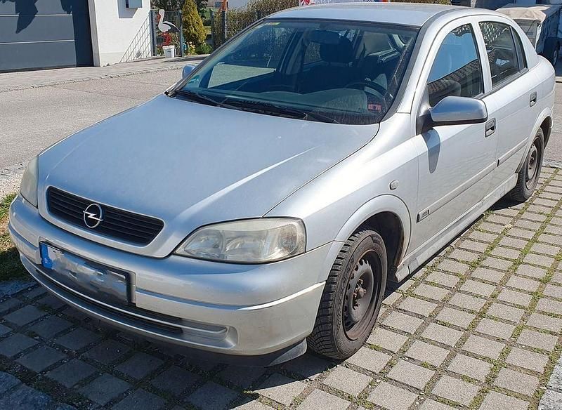 Silber Gebraucht 2000 Opel Astra Comfort Limousine | 900 € (Guter Preis) - Bild 1/4