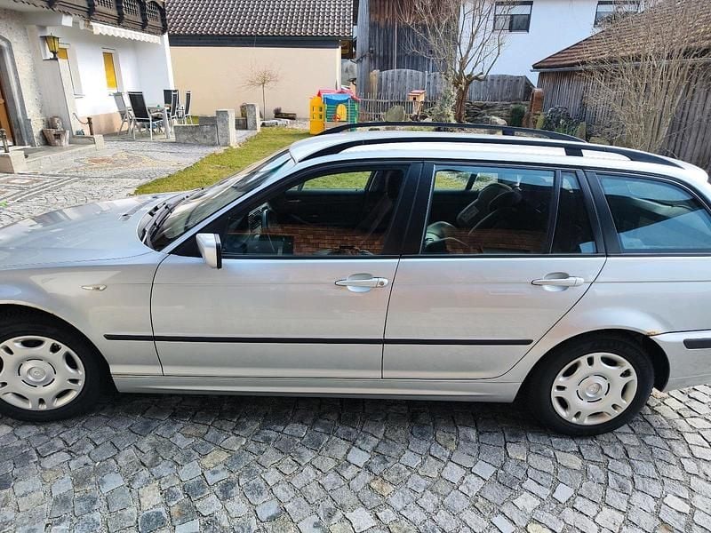 Gebraucht BMW 316 115 PS (84 kW) 2002 Grau Kombi