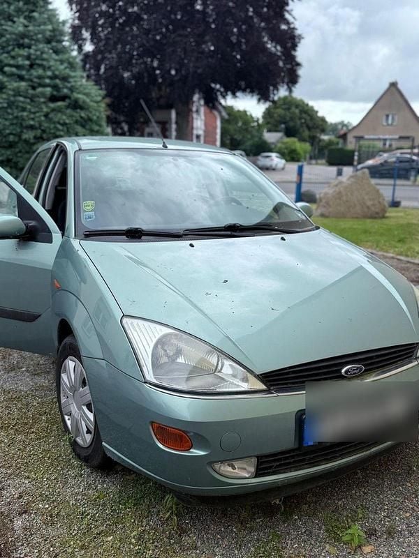 Blau Gebraucht 1999 Ford Focus Ghia Kombi | 1.990 € (Fairer Preis) - Bild 1/4