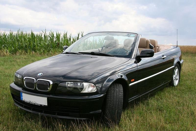 Schwarz Gebraucht 2001 BMW 318 Cabrio | 9.000 € - Bild 1/4