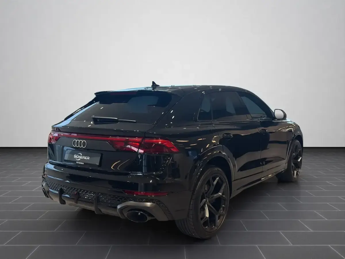 Neu Audi Q8 Basis 641 PS (471 kW) 2026 Mythosschwarz metallic (metallic) SUV