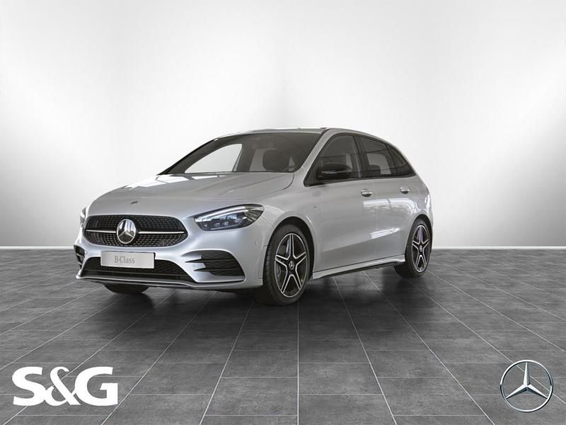 Digitalweiß Gebraucht 2022 Mercedes B200 AMG Van / Kleinbus | 30.977 € (Etwas zu teuer) - Bild 1/4