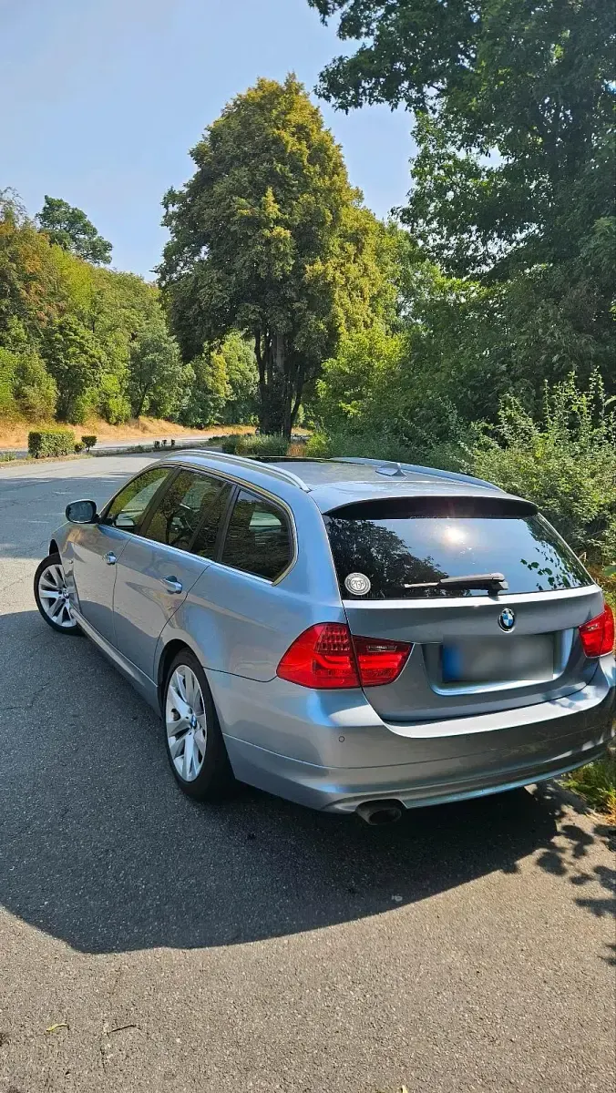 Gebraucht BMW 320 Efficient Dynamics 163 PS (119 kW) 2011 Blau Kombi
