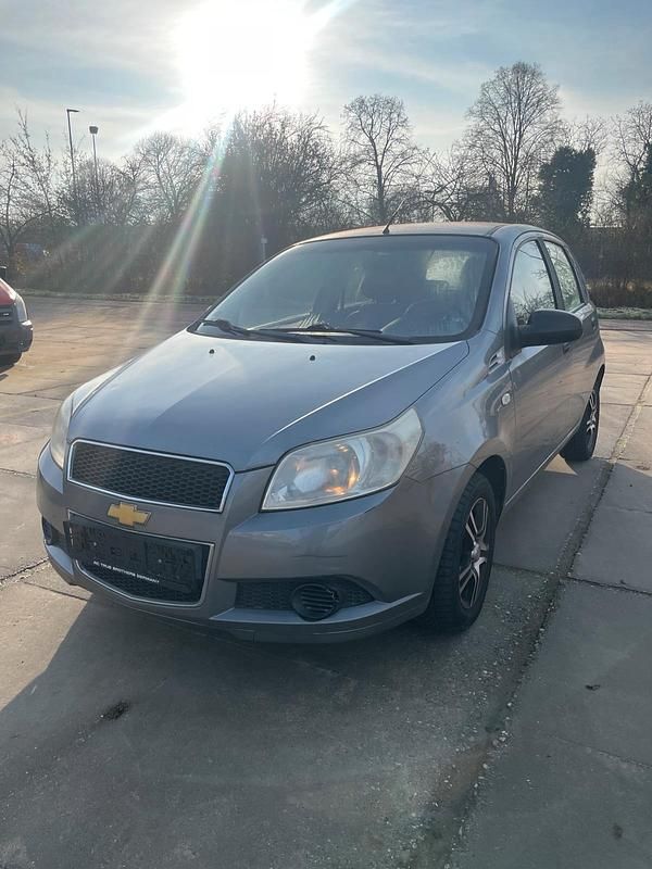 Grau Gebraucht 2009 Chevrolet Aveo Kleinwagen | 500 € (Fairer Preis) - Bild 1/4