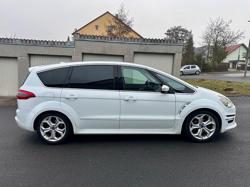 Gebraucht Ford S-MAX Titanium S 163 PS (119 kW) 2015 Weiß Van / Kleinbus