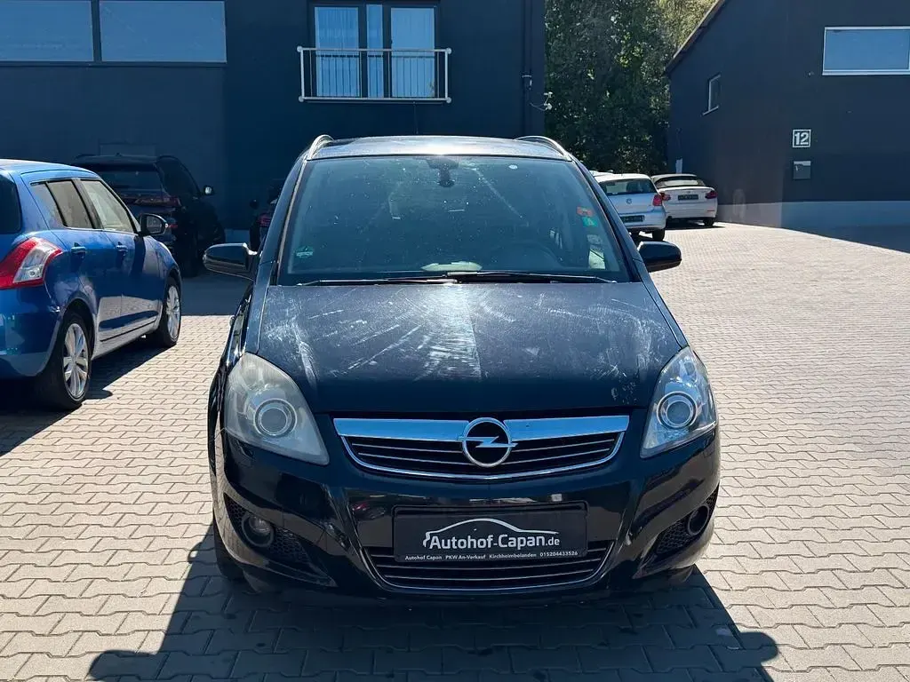 Gebraucht Opel Zafira Innovation 140 PS (102 kW) 2008 Saphirschwarz mi2 Van / Kleinbus