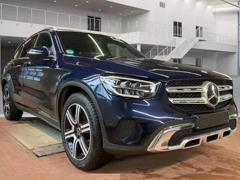 Gebraucht Mercedes GLC300e 333 PS (244 kW) 2022 Cavansitblau (metallic) SUV