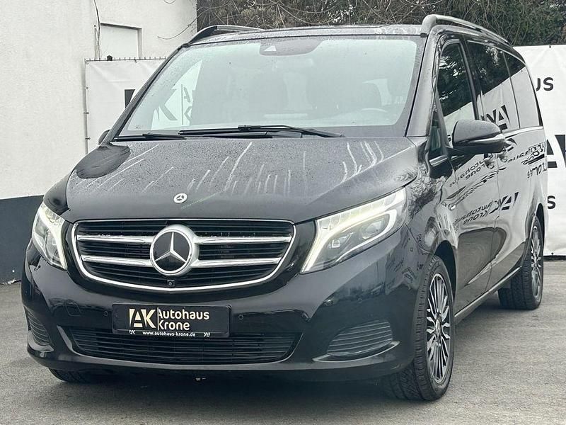 Gebraucht Mercedes V250 Avantgarde Edition 190 PS (139 kW) 2017 Obsidianschwarz metallic Van / Kleinbus