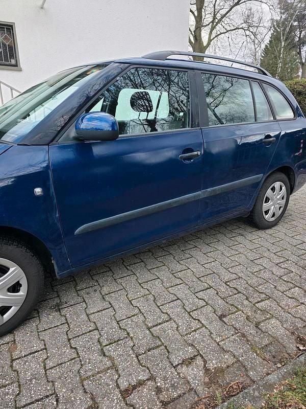 Gebraucht Skoda Fabia 86 PS (63 kW) 2011 Blau Kleinwagen