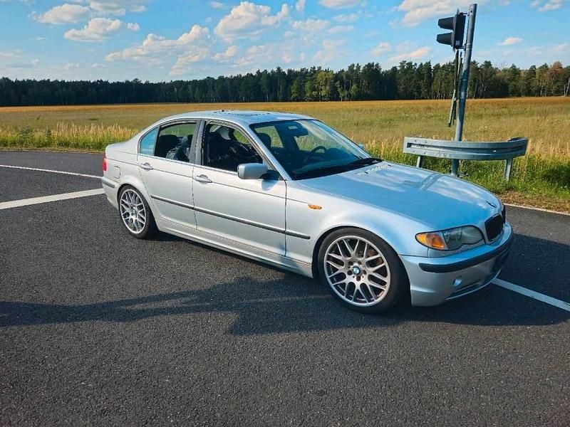 Gebraucht BMW 330 231 PS (169 kW) 2004 Silber Limousine