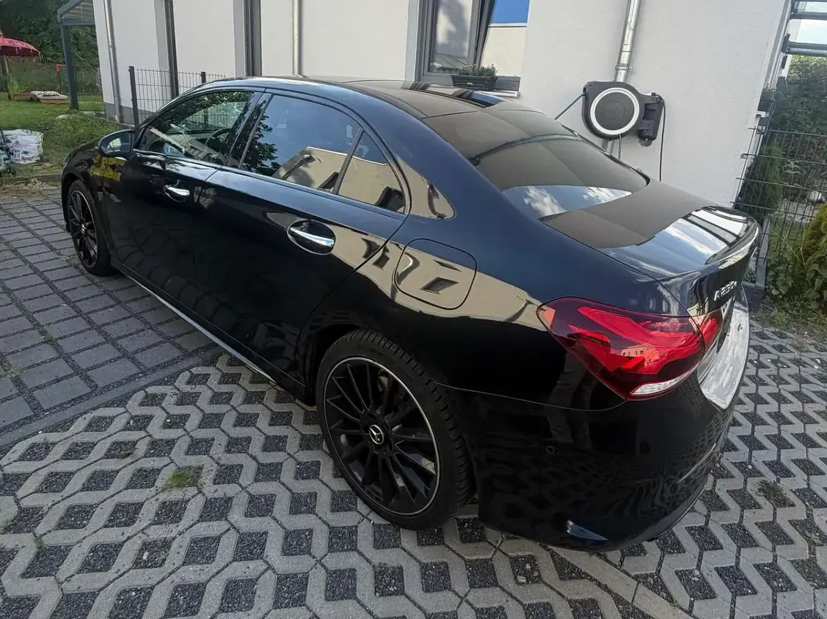 Gebraucht Mercedes 250 AMG line 160 PS (117 kW) 2020 Schwarz Limousine