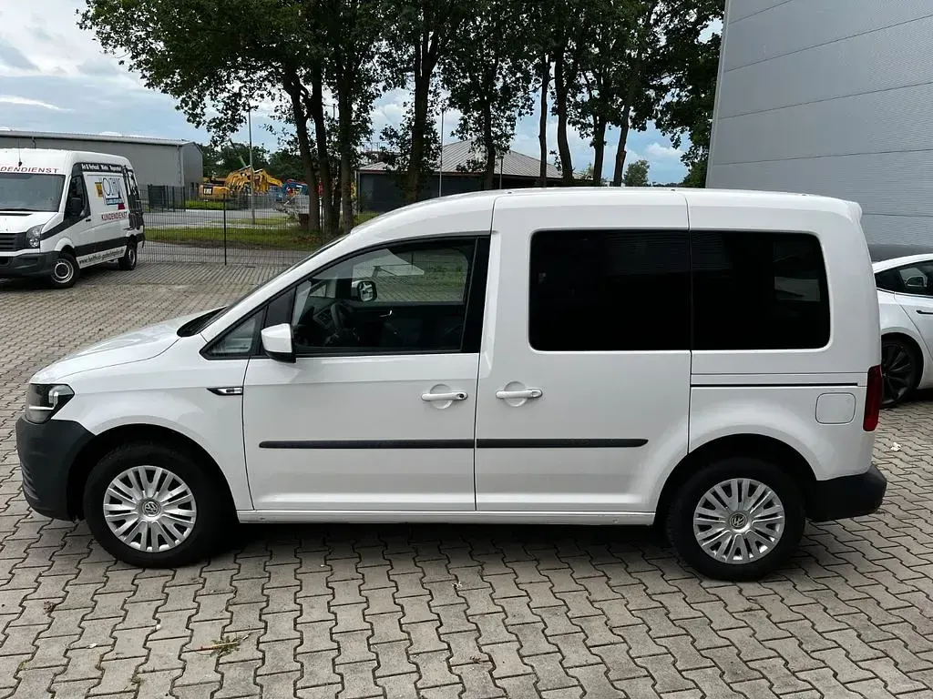 Gebraucht VW Caddy Trendline 102 PS (75 kW) 2020 Weiß Van / Kleinbus