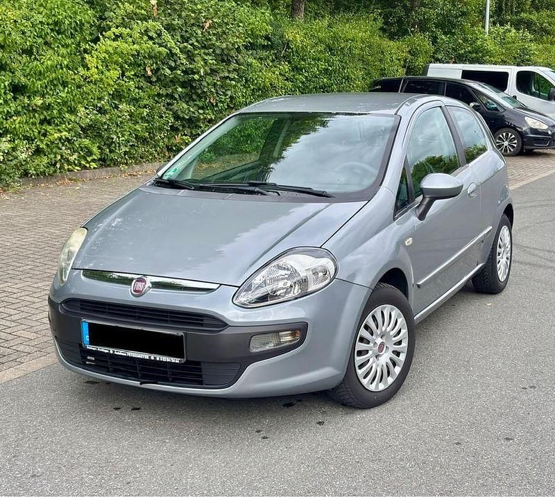 Grau Gebraucht 2011 Fiat Punto Evo Kleinwagen | 2.400 € - Bild 1/4
