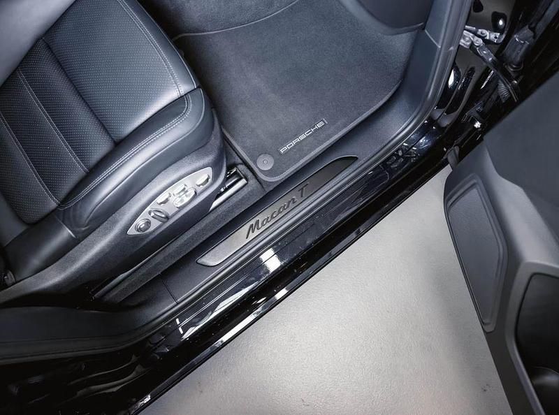 Gebraucht Porsche Macan 265 PS (194 kW) 2023 Schwarz SUV